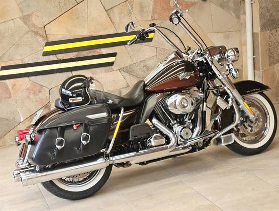 HARLEY-DAVIDSON ROAD KING CLASSIC 